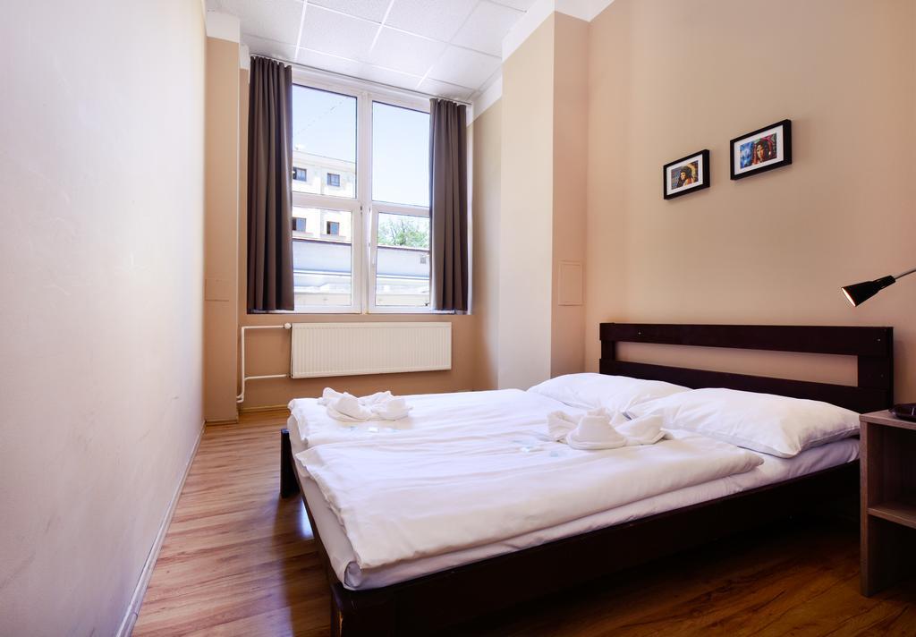 Hostal Plus Prague *